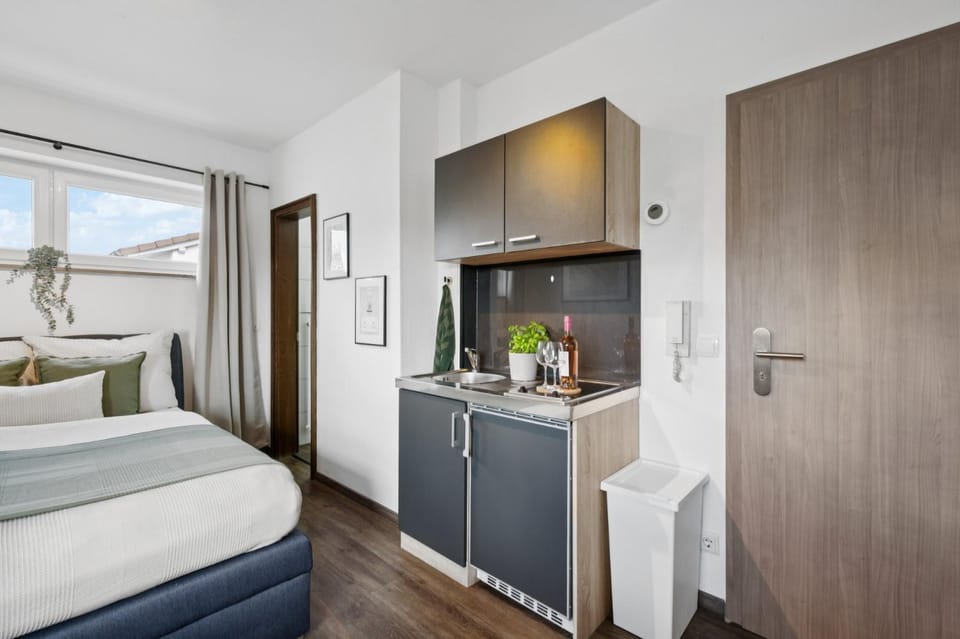 Bed, Kitchen or kitchenette, Photo of the whole room, Bedroom