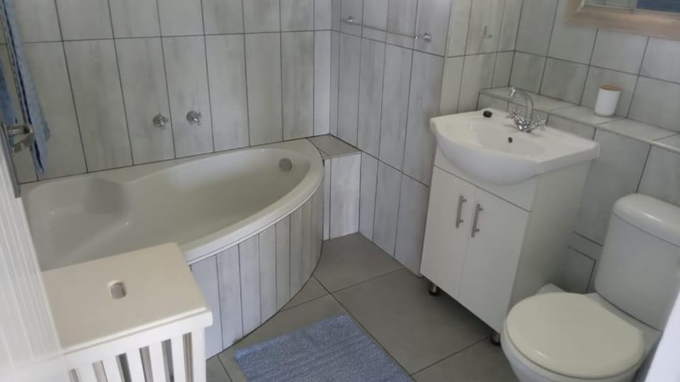 Bathroom, Bath, towels