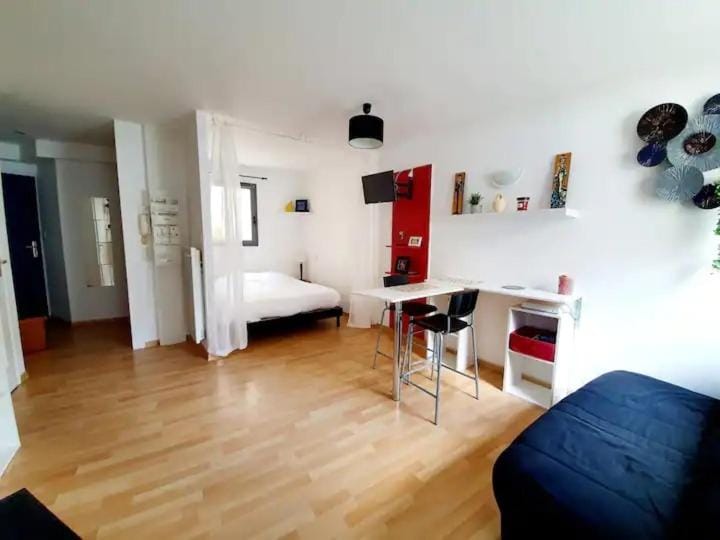 Cozy nest, near the port, center Apartment in Séné