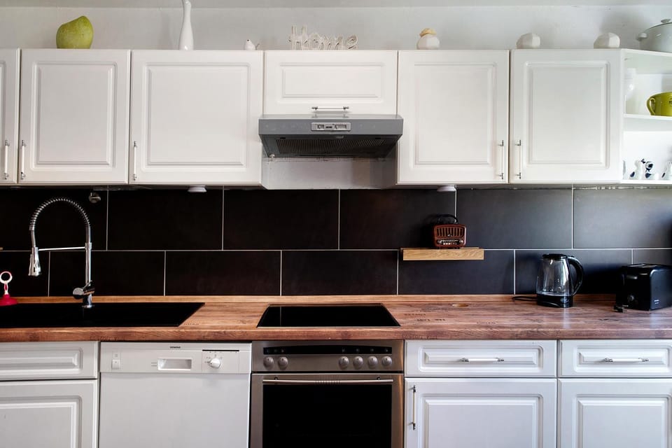 Kitchen or kitchenette, Living room