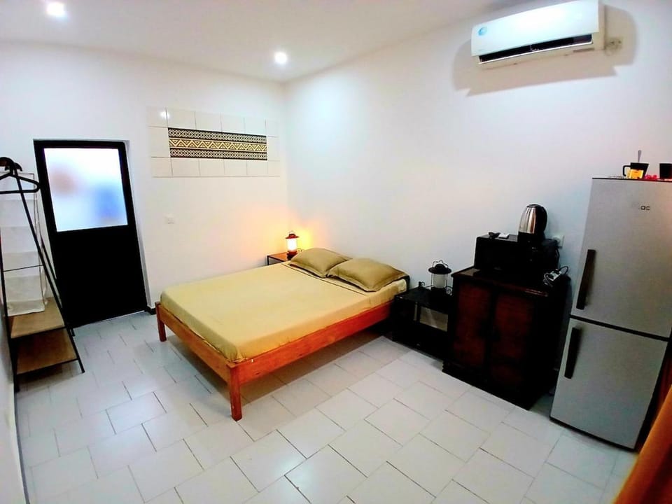 Bed, TV and multimedia, Photo of the whole room, Bedroom, air conditioner