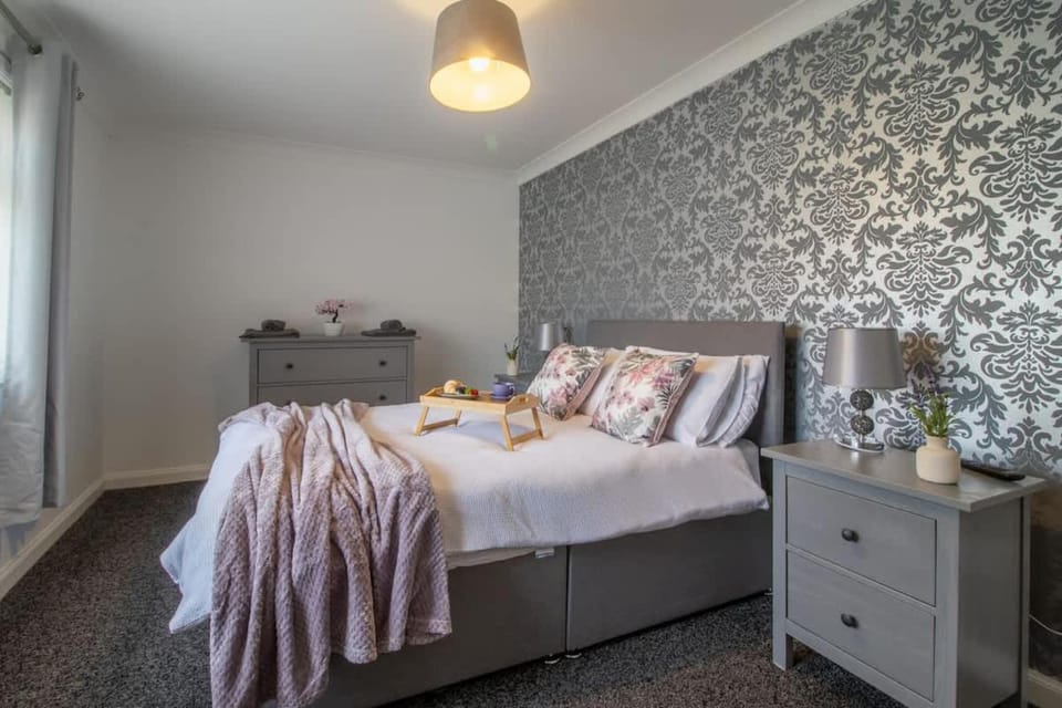 Culzean House - 2 Bedrooms in Coatbridge House in Coatbridge