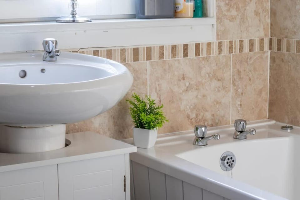 Culzean House - 2 Bedrooms in Coatbridge House in Coatbridge