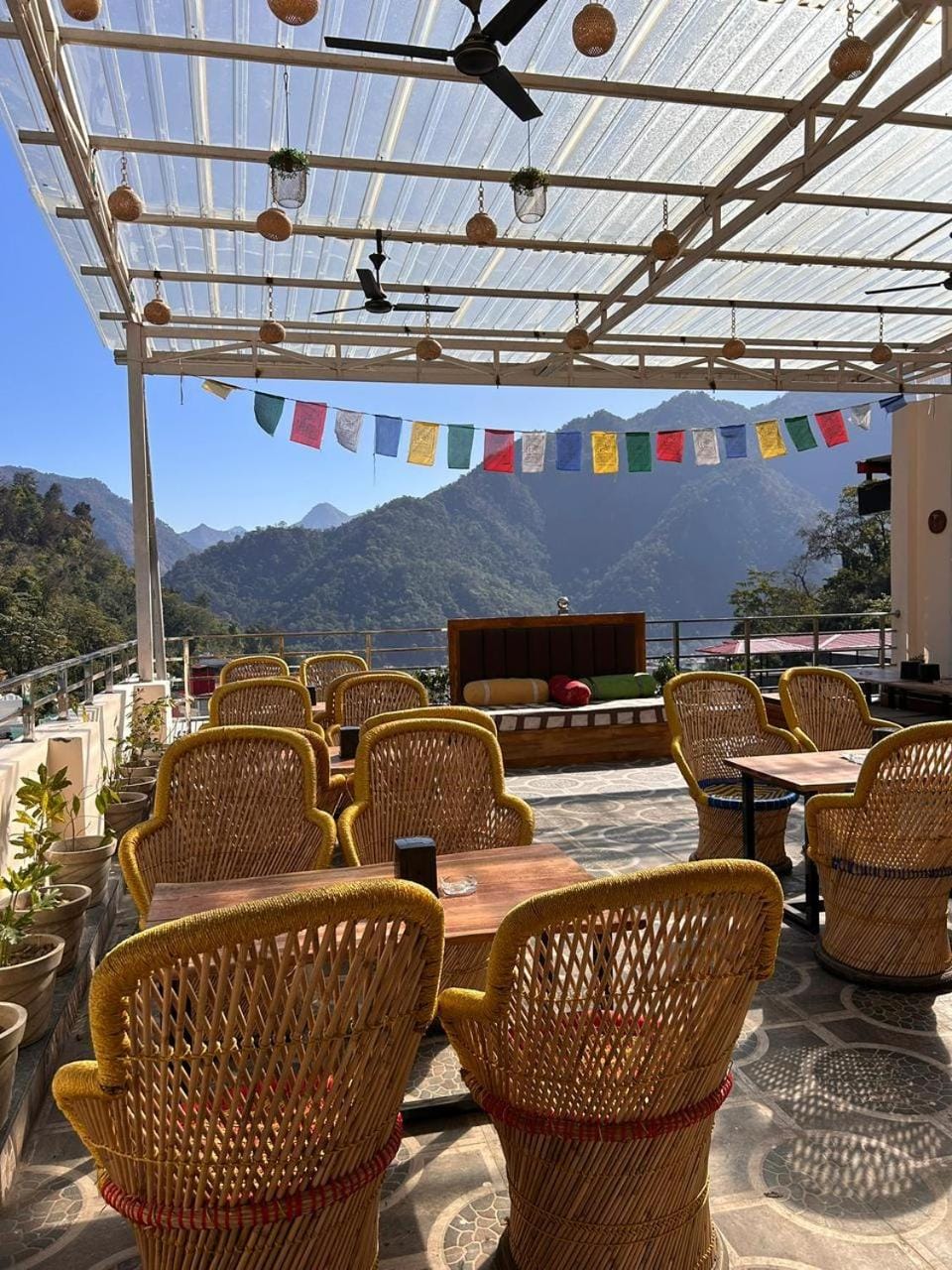 Day, Natural landscape, View (from property/room), Balcony/Terrace, Seating area, Mountain view