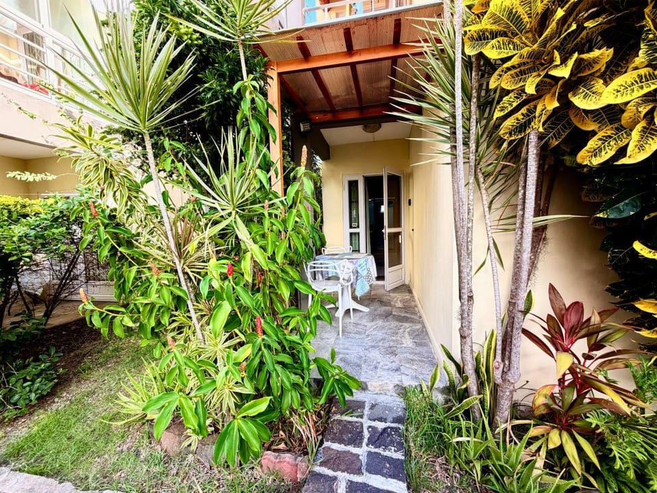 Charming Studio Near Pereybere Beach Apartment in Grand Baie