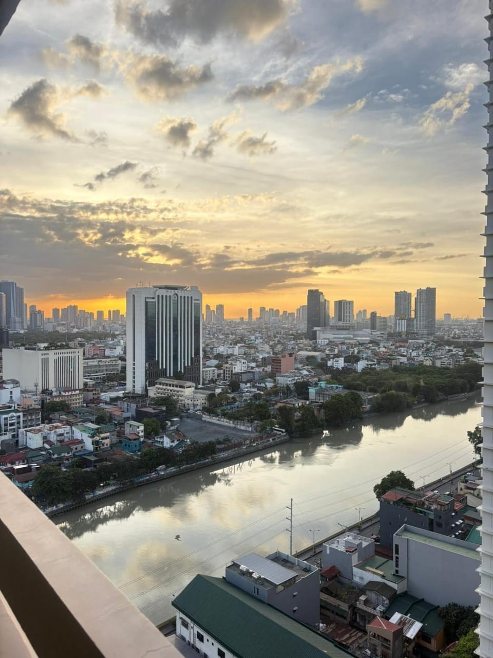 1BR at Tivoli Garden, Near Rockwell Makati Apartment in Mandaluyong