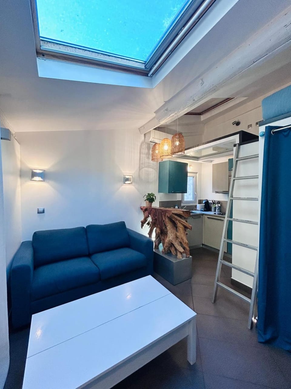 Communal lounge/ TV room, Living room