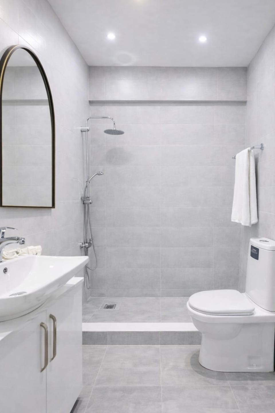 Shower, Toilet, Bathroom, Bath, bidet, towels