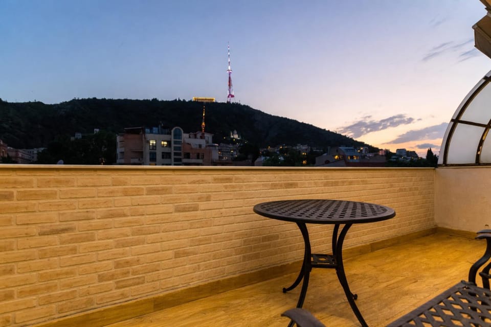 Day, Natural landscape, View (from property/room), Balcony/Terrace, Mountain view