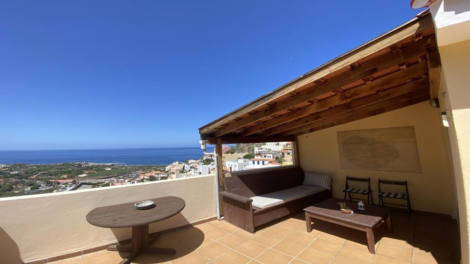 El Chorro Atico Apartment in La Gomera
