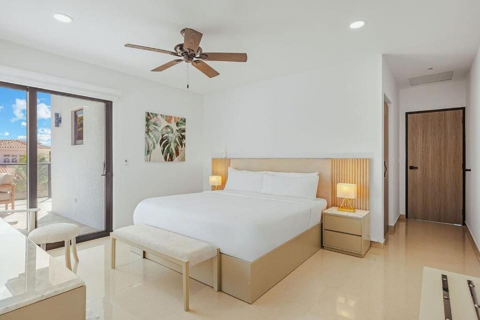Bed, Photo of the whole room, Bedroom, fireplace
