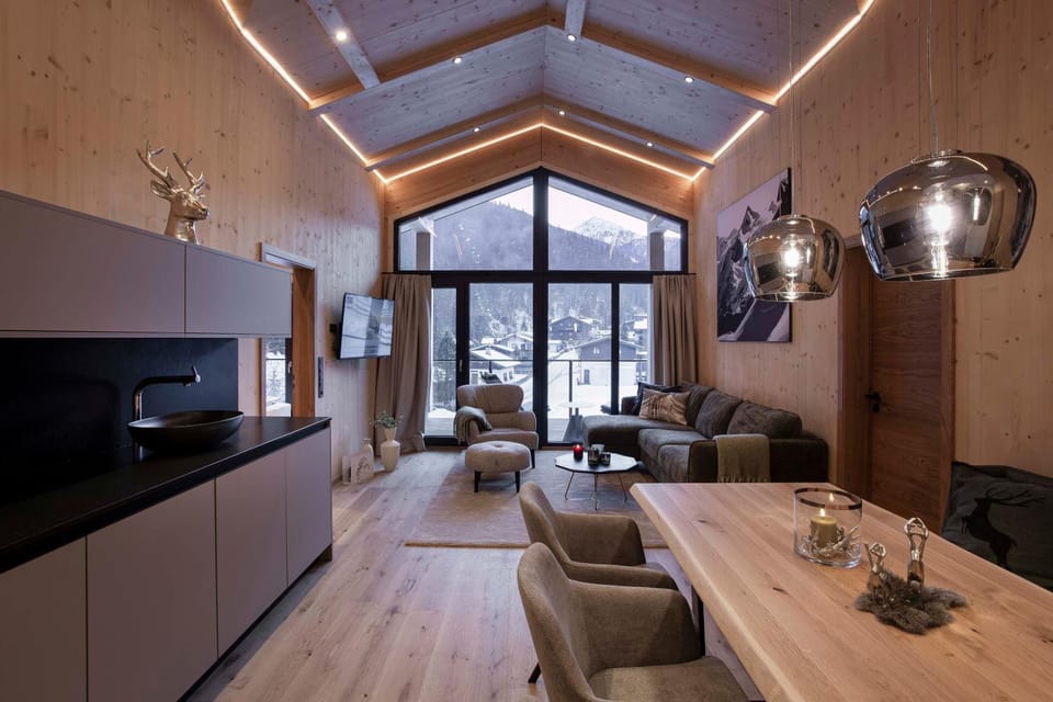 Living room, Dining area