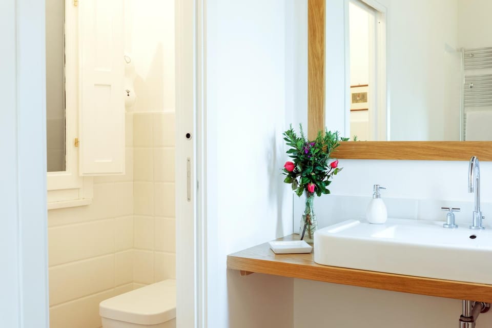 Toilet, Bathroom, towels