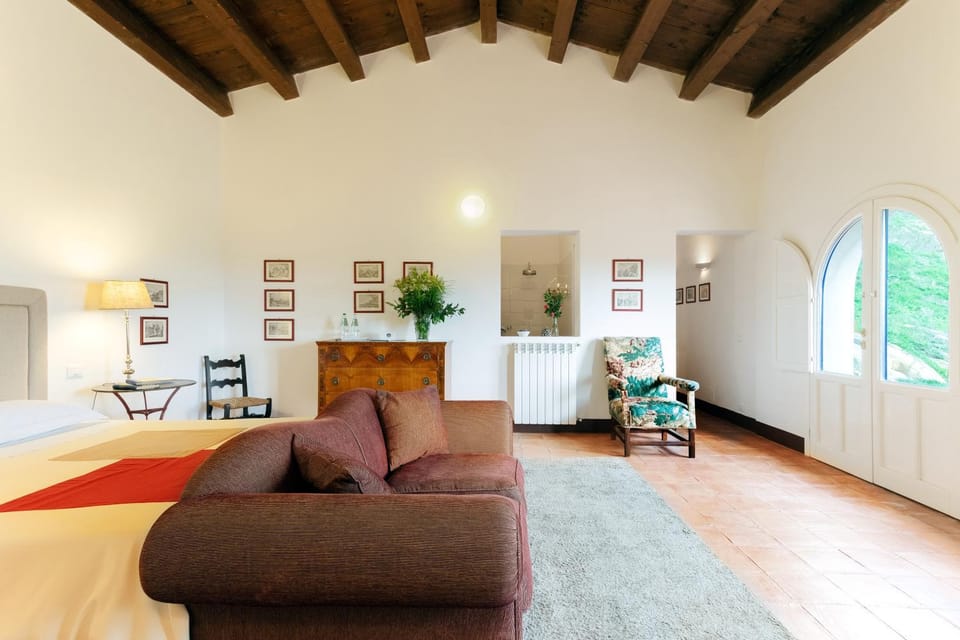 Bed, Living room, Bedroom