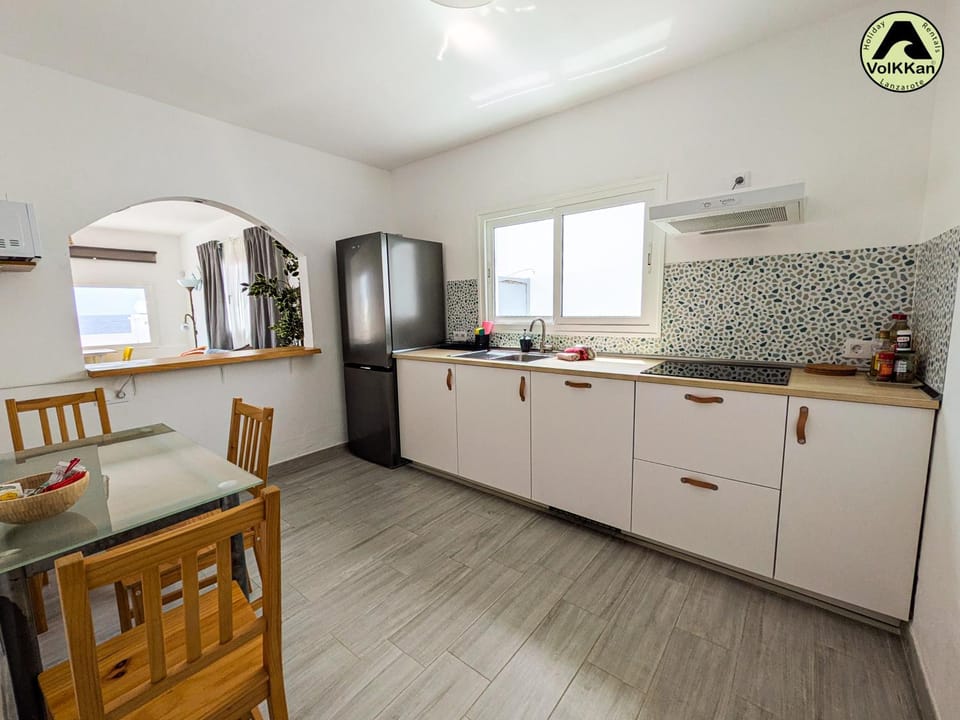 VolKKanrentals Casa Lila Seafront House Apartment in Isla de Lanzarote