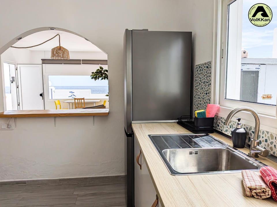 VolKKanrentals Casa Lila Seafront House Apartment in Isla de Lanzarote