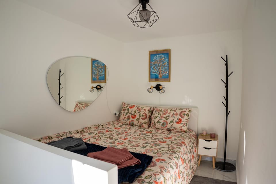 Central bright loft with balcony near old town Apartment in Thessaloniki