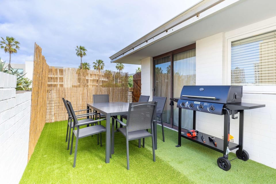 Walk to the Beach BBQ Family Friendly Villa in Perth