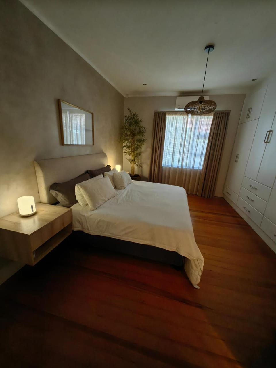 Modern Luxury Home with Sauna and Prime City Access Bed and Breakfast in Port Elizabeth