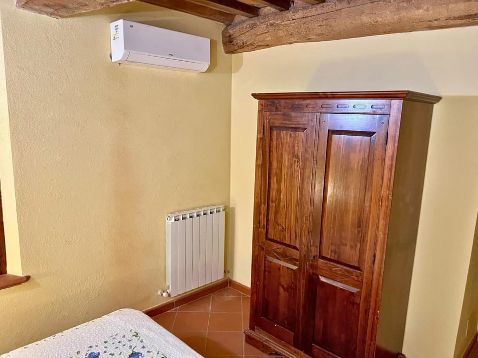 locker, locker, wardrobe, air conditioner, air conditioner