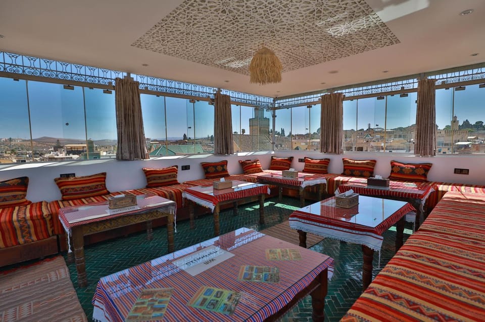 Restaurant/places to eat, Winter, Balcony/Terrace, Living room, Seating area, Breakfast, locker