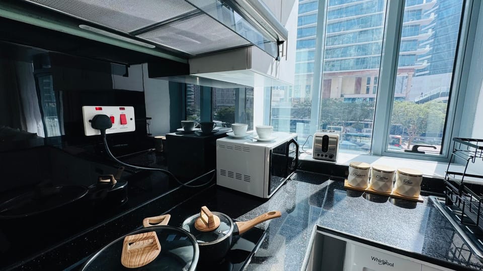 1 Bedroom with Balcony - Near Metro - Fast Wi-Fi Apartment in Dubai