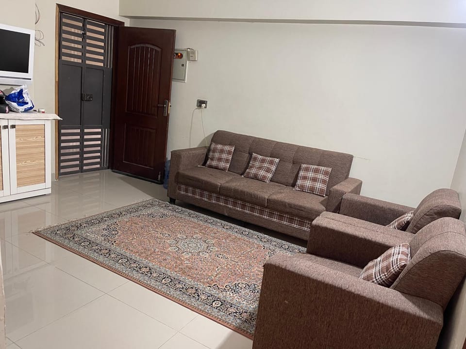 Parmount tower Apartment in Karachi