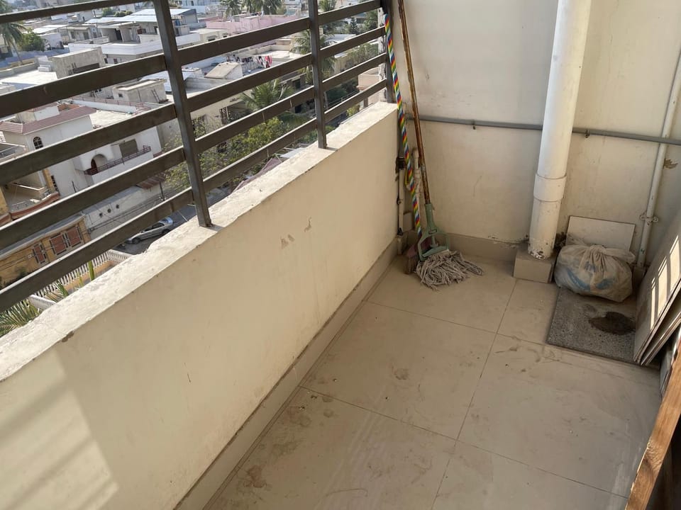 Parmount tower Apartment in Karachi