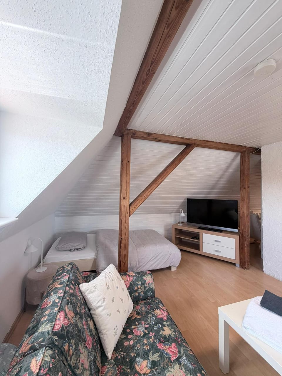 Top-floor apartment for up to 3 guests Apartment in Frankfurt