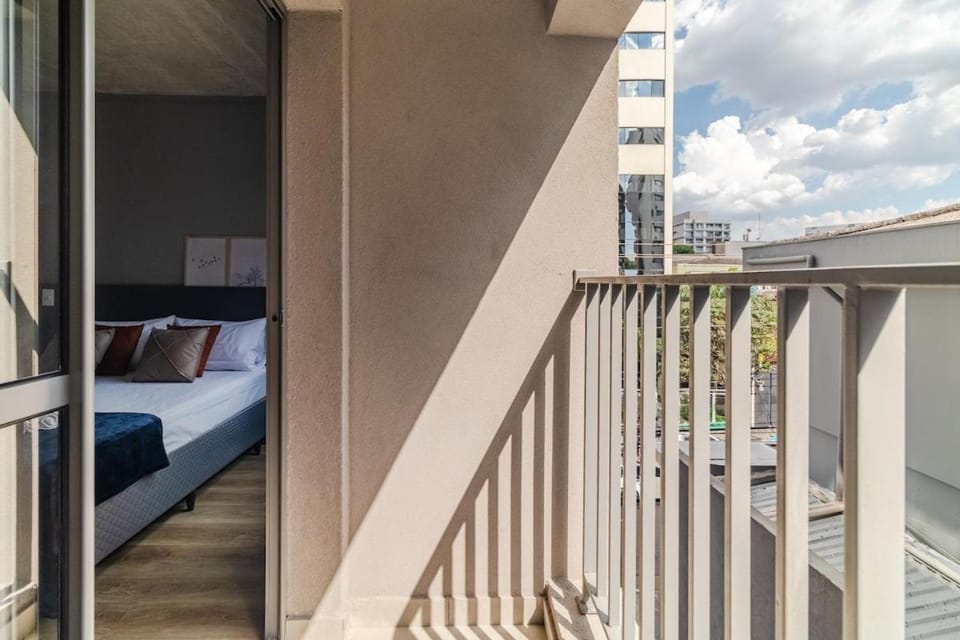 ON208 Studio em Moema com varanda, AC, Congonhas Apartment in Sao Paulo City