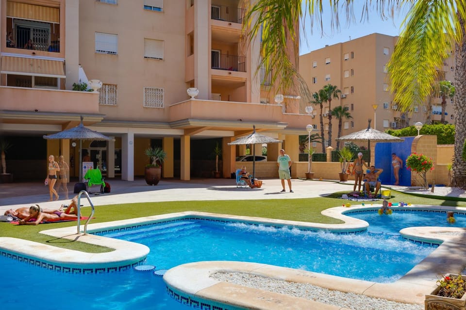 Pool view, Swimming pool, sunbed