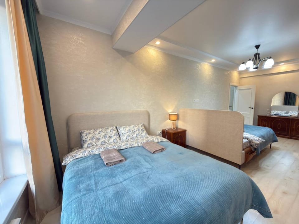 Bed, Bedroom, towels, wardrobe