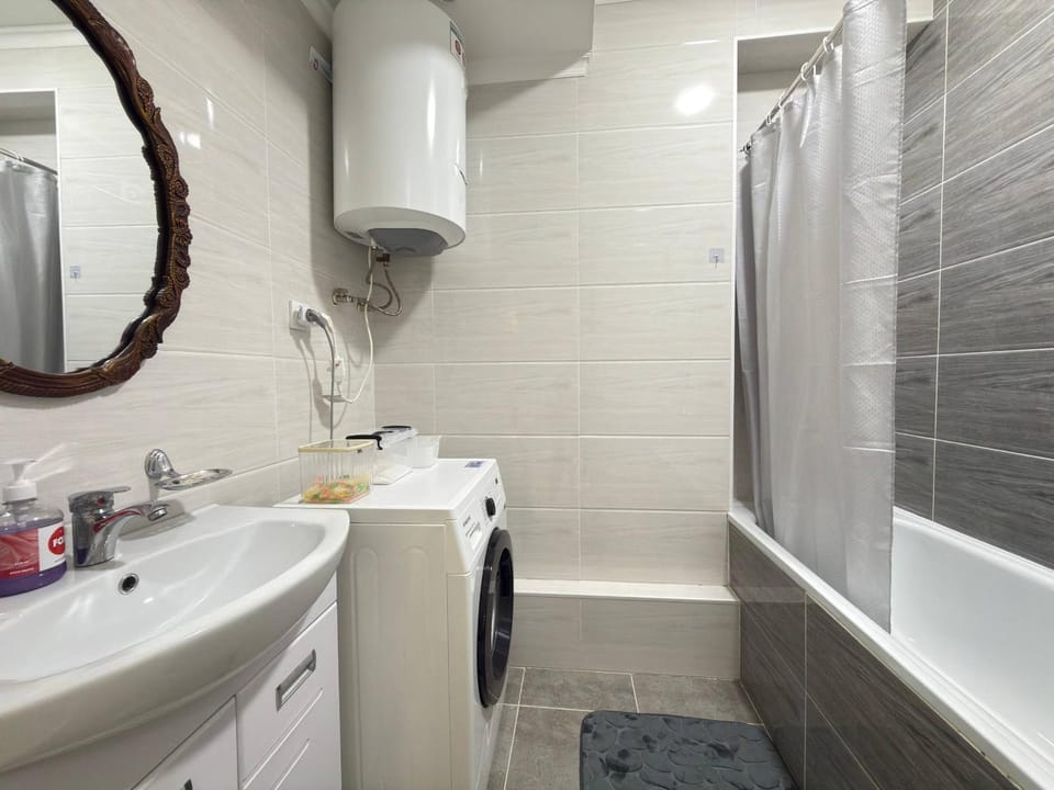 Bathroom, Bath, hair dryier, washing machine