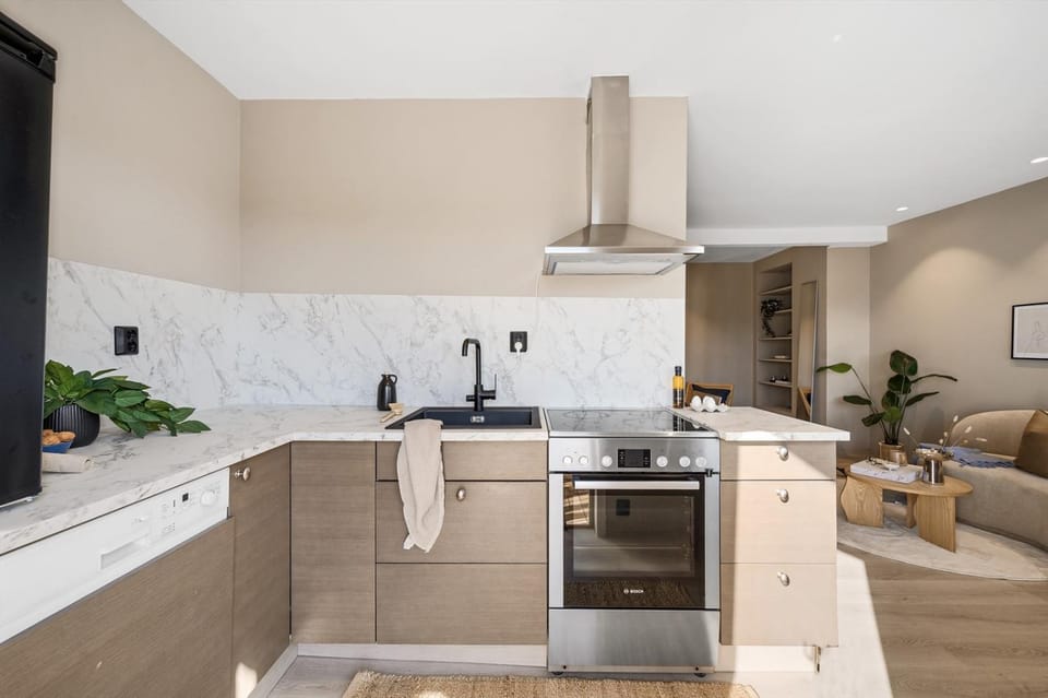 Kitchen or kitchenette, Living room, Seating area, dishwasher, stove