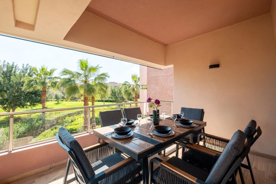 Patio, Day, Garden, View (from property/room), Balcony/Terrace, Living room, Seating area, Dining area, Garden view