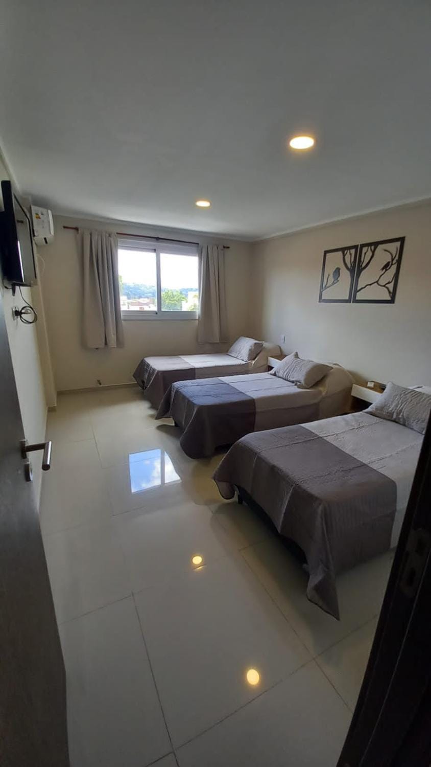 Bed, TV and multimedia, Photo of the whole room, Bedroom, towels, air conditioner