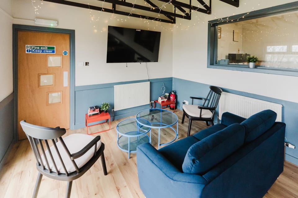 Communal lounge/ TV room
