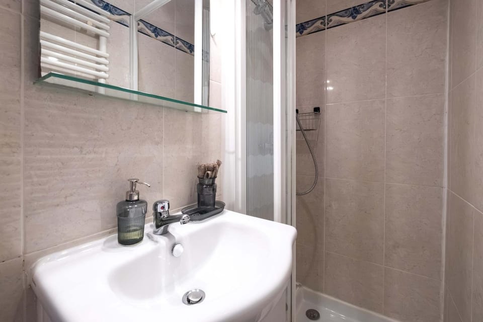 Charming Flat Sacre Coeur Apartment in Paris