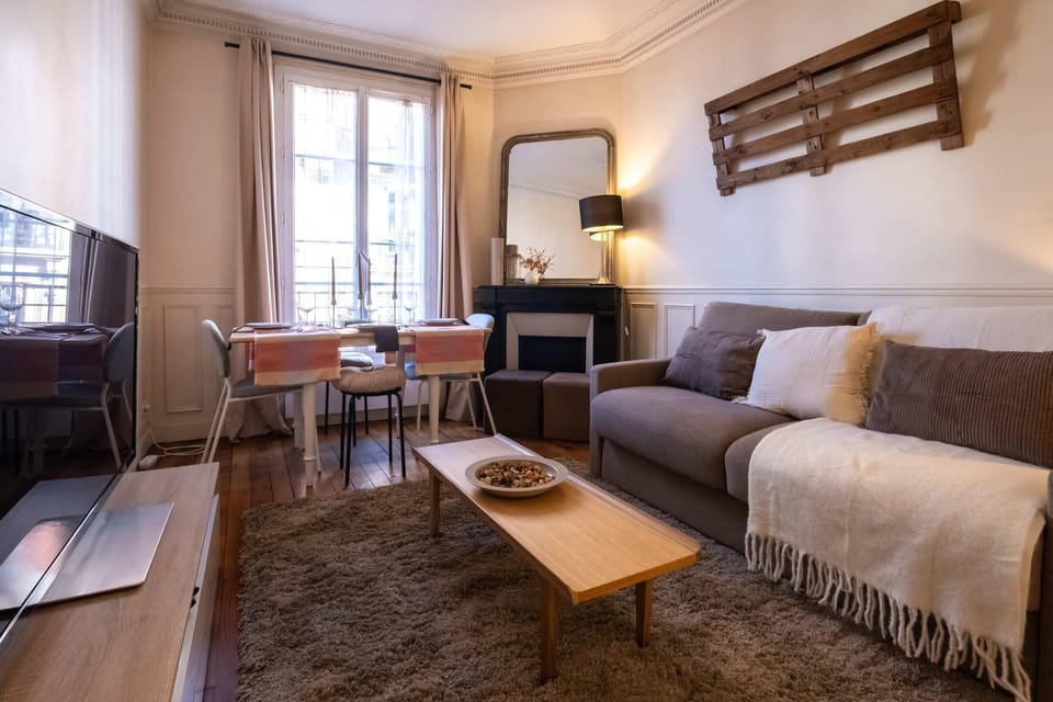 Charming Flat Sacre Coeur Apartment in Paris