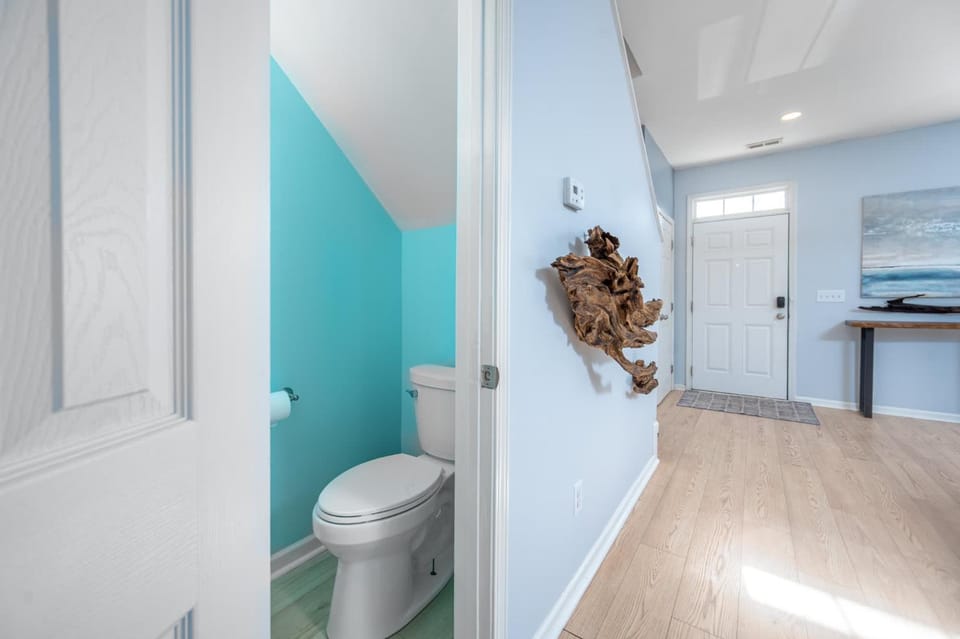 Modern 3-BR Townhome w Private Backyard Near RTP House in Morrisville