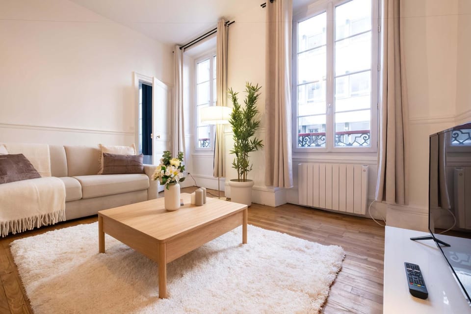 Bright 1BR Opera & Grands Boulevards Apartment in Paris