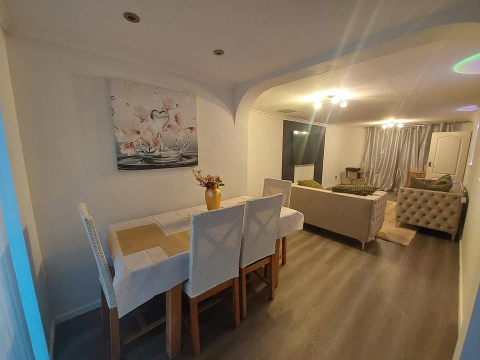 Dining area, Dinner