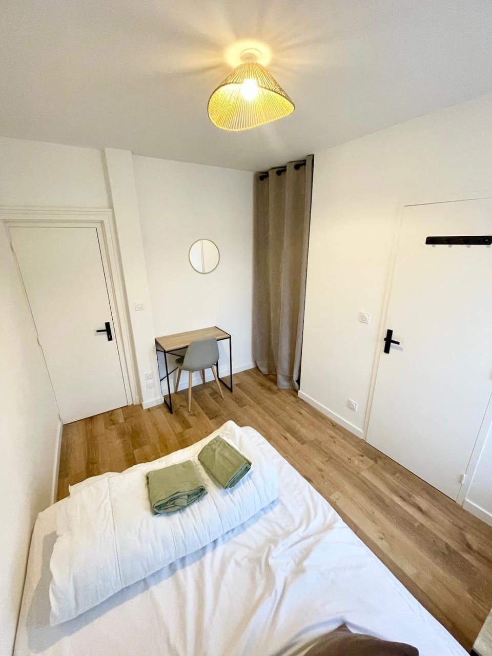 Seating area, Bedroom