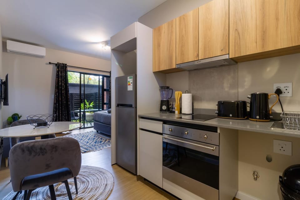 #Alimama Spaces Robs Akaru Studio Apartment in Sandton