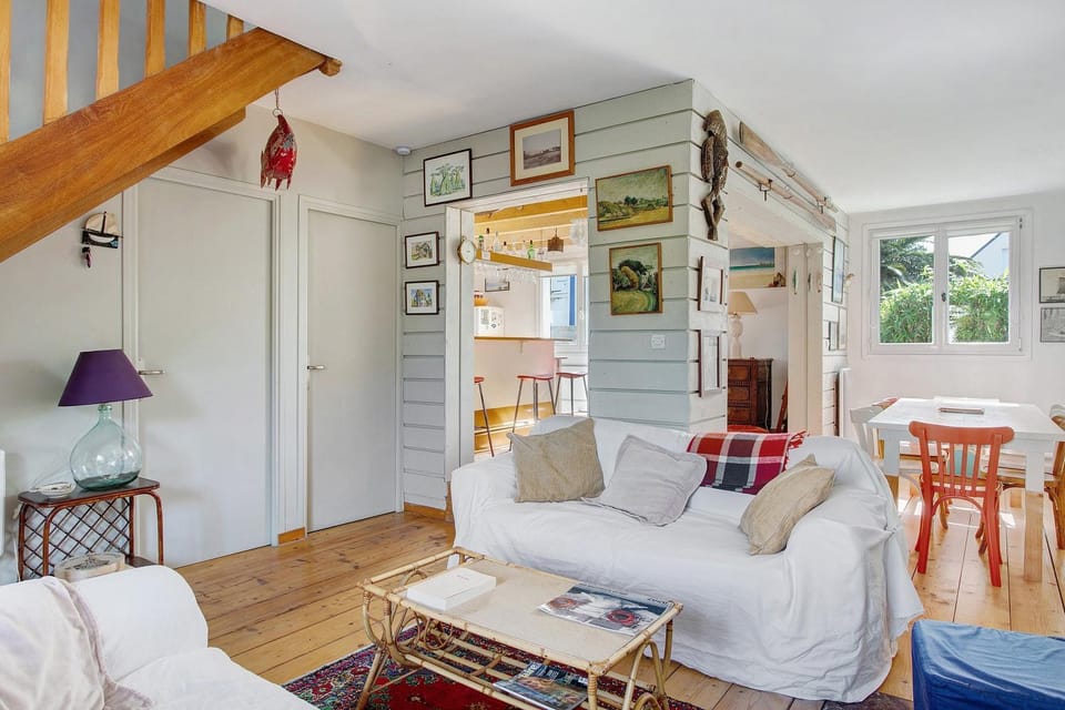 Property building, Living room