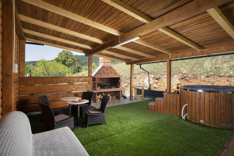 Patio, Day, BBQ facilities, Hot Tub