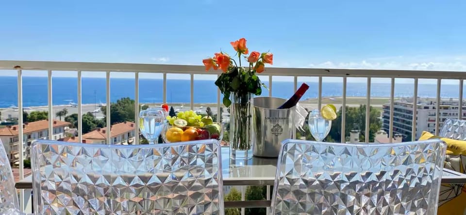 Patio, Day, Natural landscape, View (from property/room), Balcony/Terrace, Dining area, Sea view