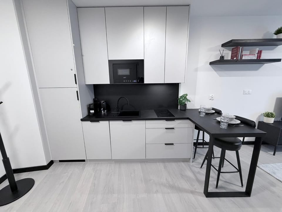 Kitchen or kitchenette, Dining area, oven, pet friendly, stove