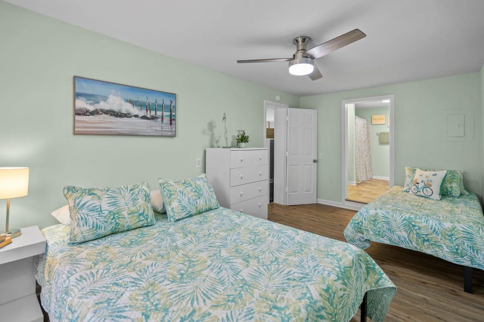 Sand Dollar Suites 4 House in Carolina Beach