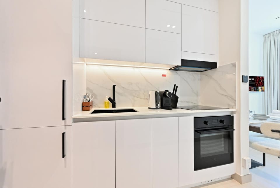 Kitchen or kitchenette, oven, stove